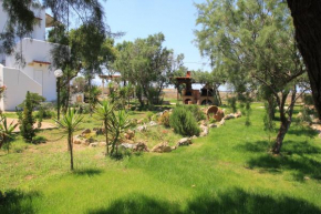 Отель Zefyros Apartments and House  Kissamos